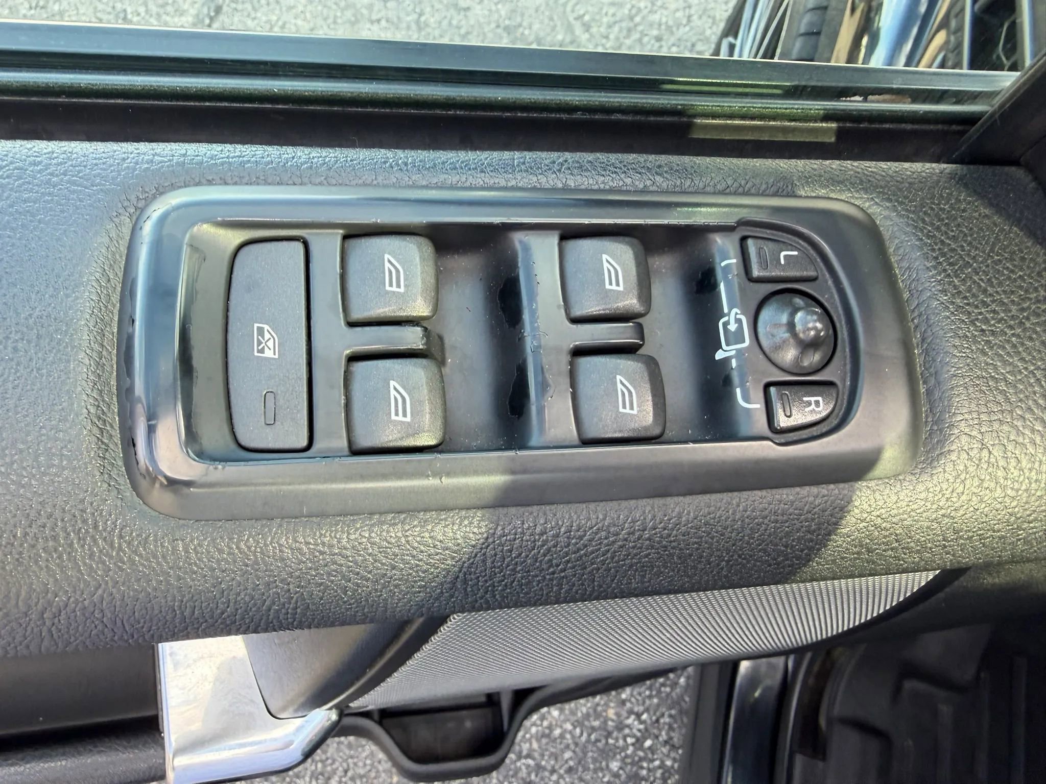 Used 2016 Land Rover LR4 HSE Silver Edition AWD/4WD image 19
