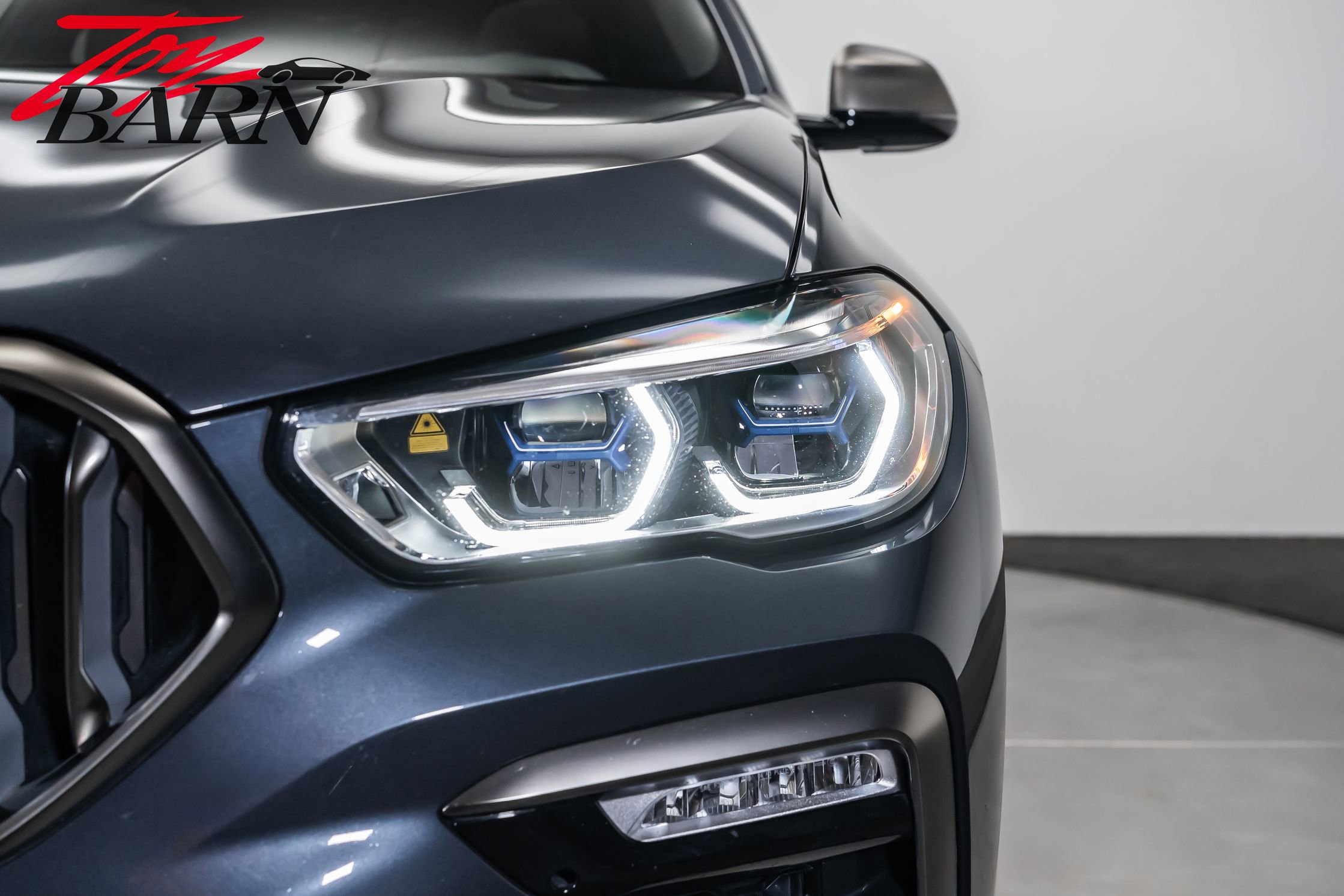 Used 2020 BMW X6 M50i w/ Executive Package image 10