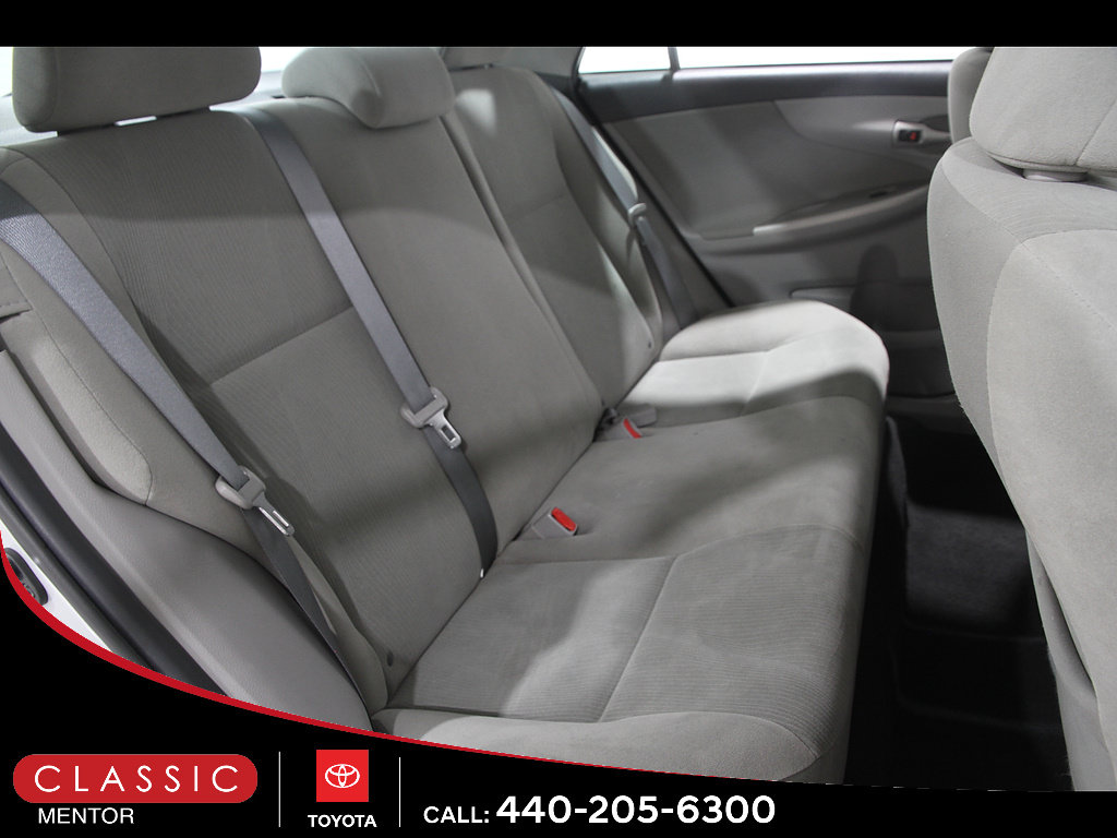 Used 2013 Toyota Corolla LE FWD image 16