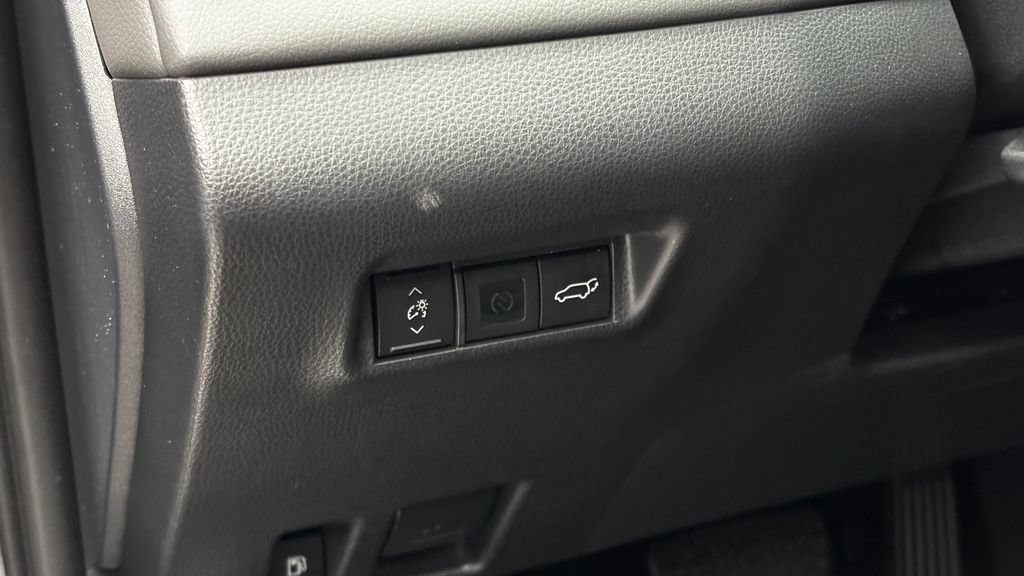 Used 2026 Toyota RAV4 XLE Premium w/ Weather Package AWD/4WD image 18