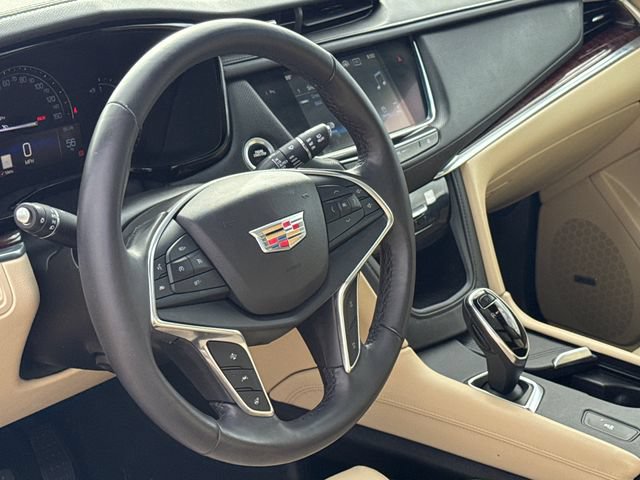 Used 2018 Cadillac XT5 Luxury w/ Driver Awareness Package FWD image 19
