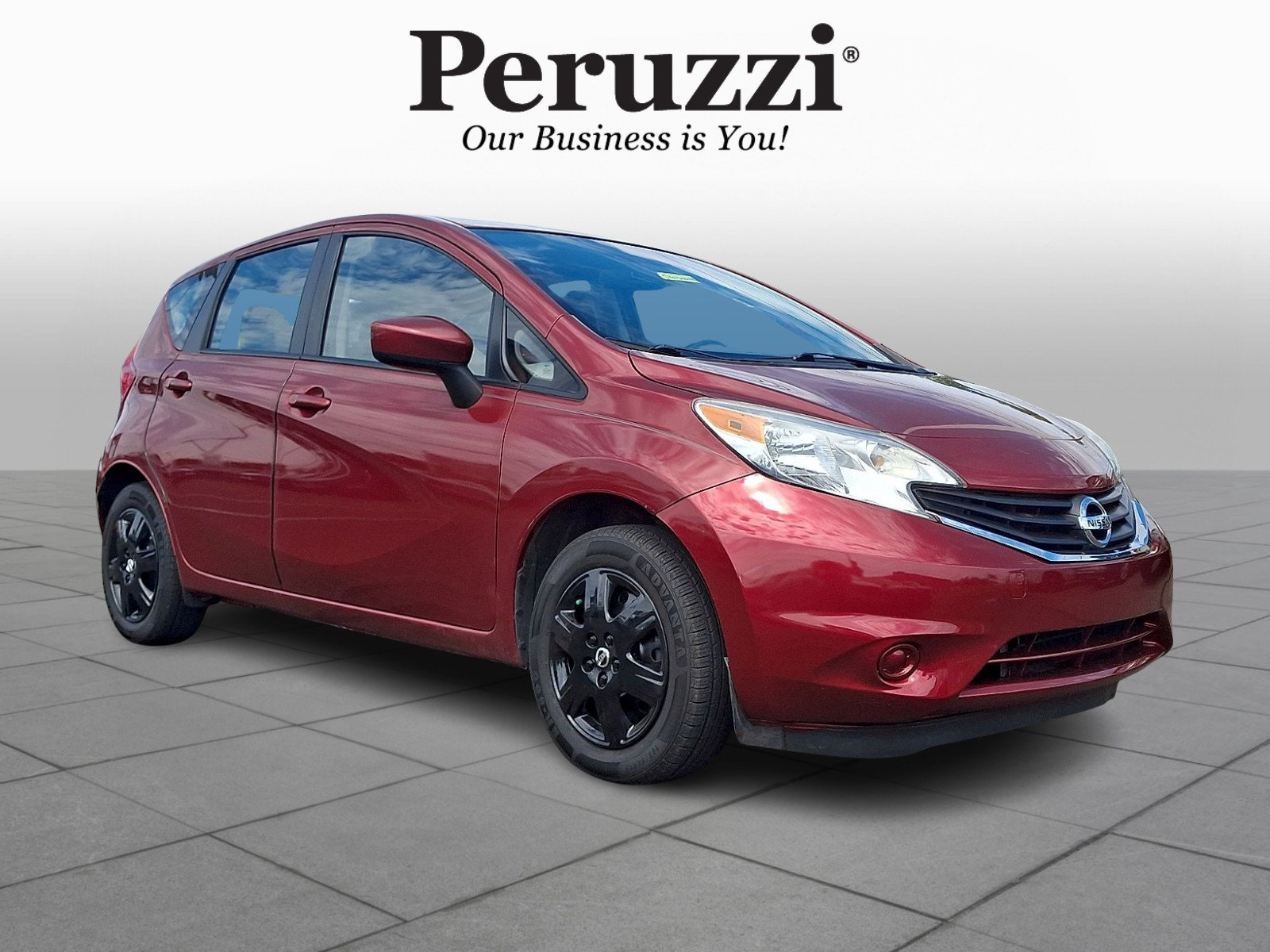Used 2016 Nissan Versa Note SV FWD image 1