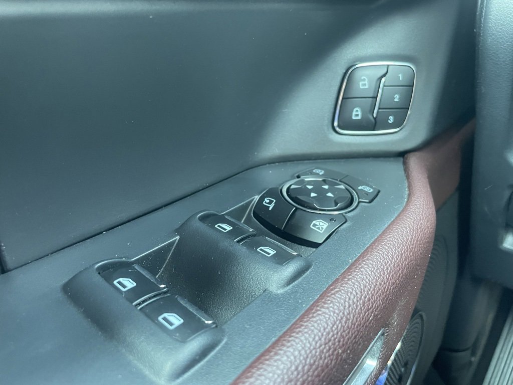 Used 2023 Ford Expedition Limited image 29