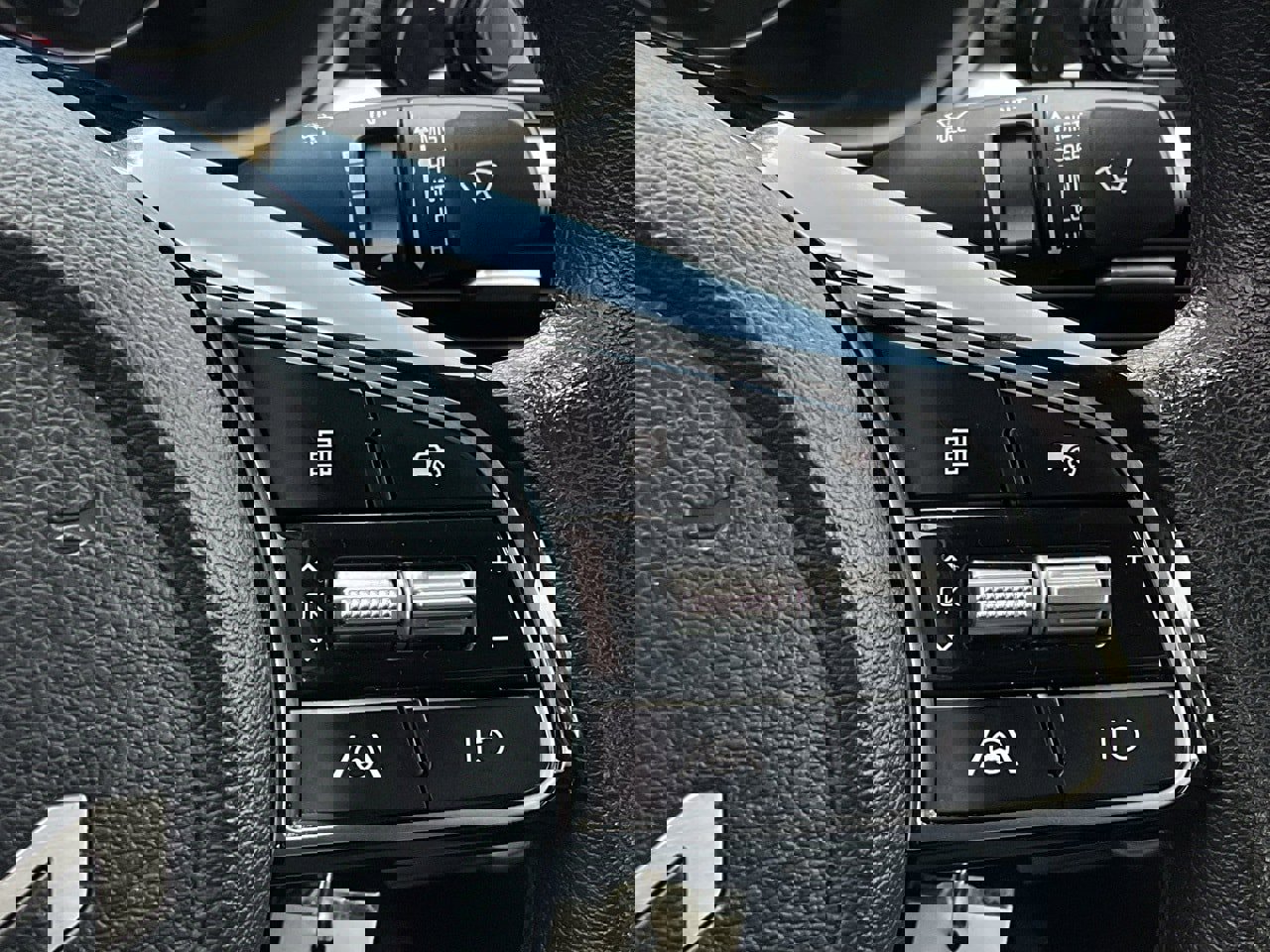 Used 2024 Kia Forte LXS w/ LXS Technology Package image 23