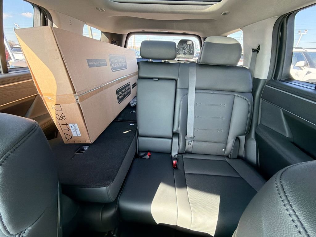 New 2026 Hyundai Santa Fe Limited image 13