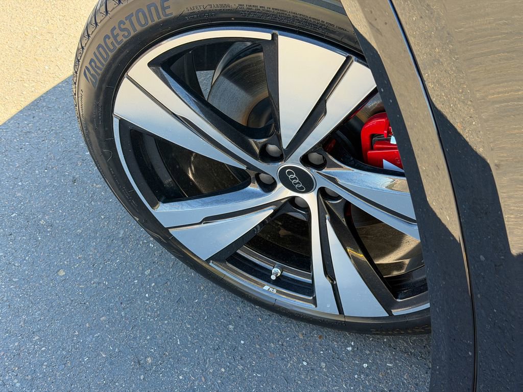 New 2025 Audi SQ5 Prestige image 10