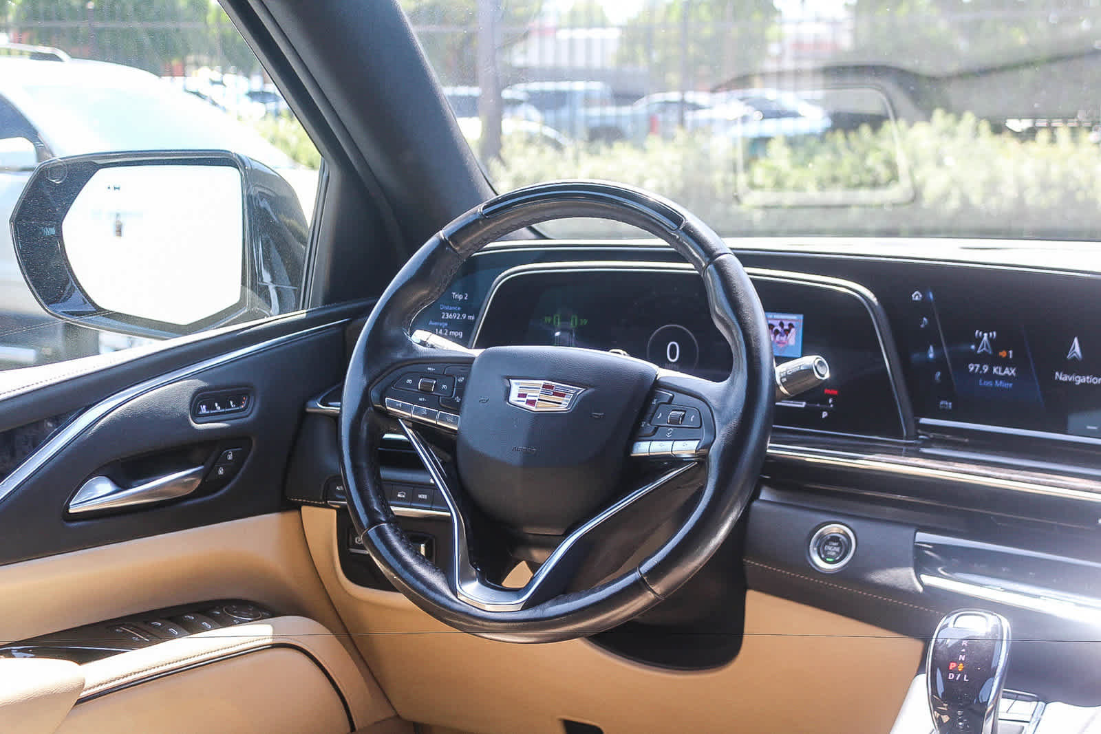 Used 2023 Cadillac Escalade Premium Luxury w/ Performance Package AWD/4WD image 20