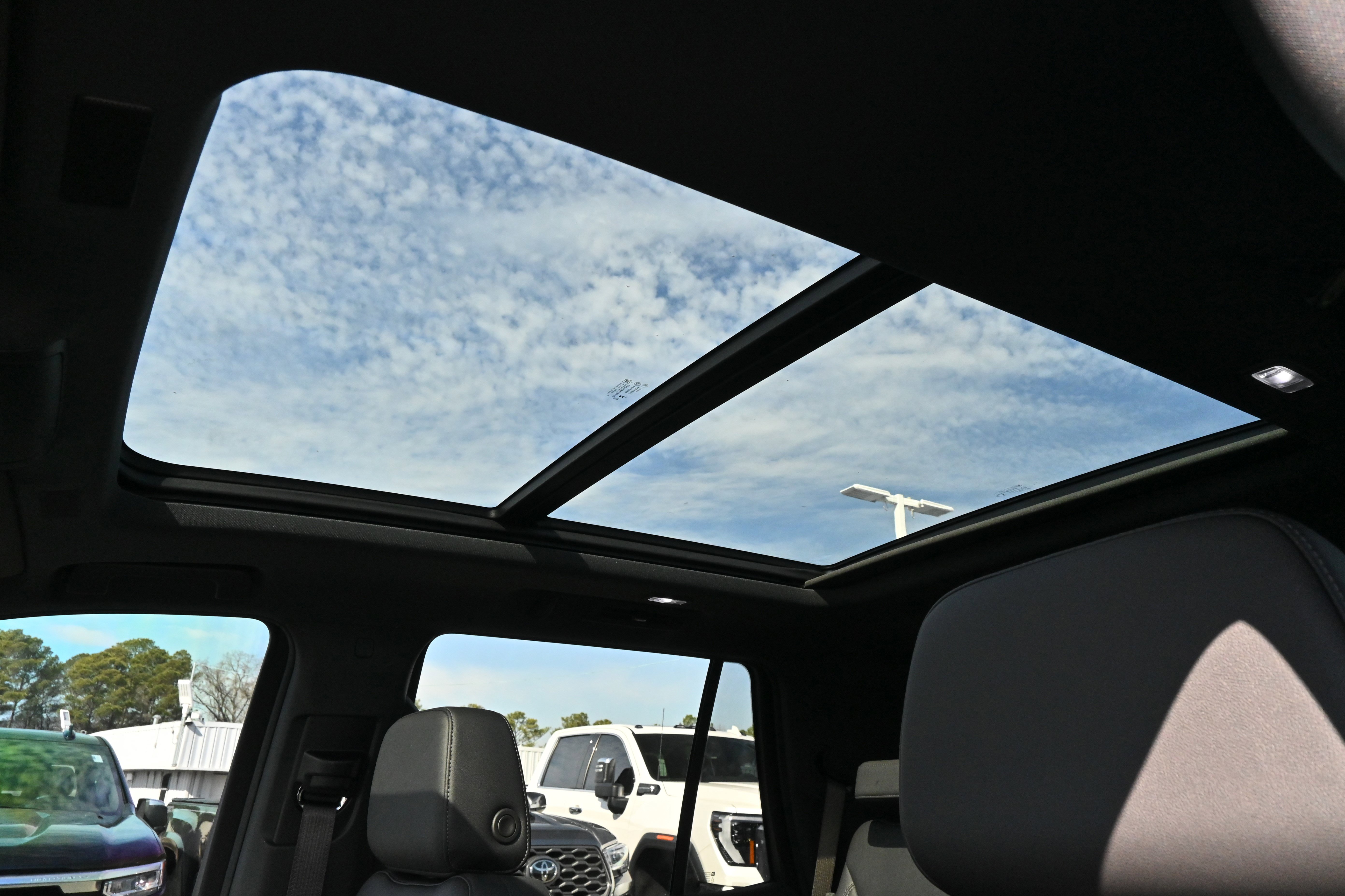 Used 2025 Chevrolet Tahoe Z71 w/ Z71 Off-Road Package image 9