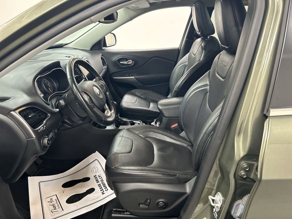 Used 2021 Jeep Cherokee Limited image 9