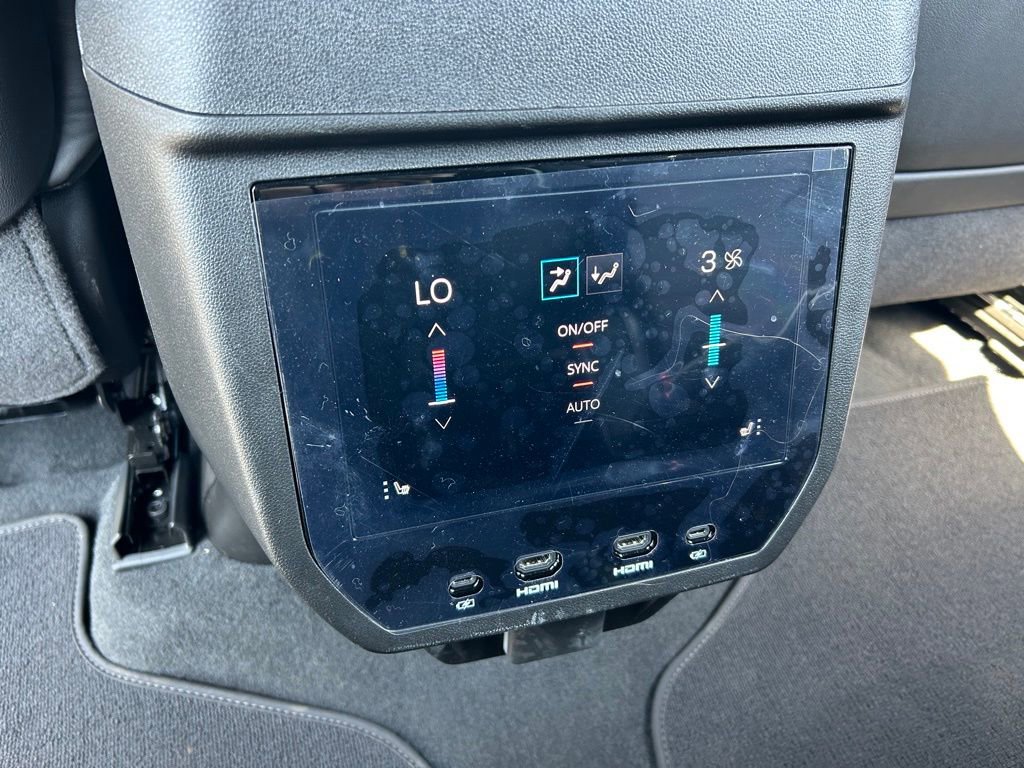 Used 2025 GMC Yukon XL AT4 Ultimate w/ LPO, AT4 Appearance Package AWD/4WD image 46