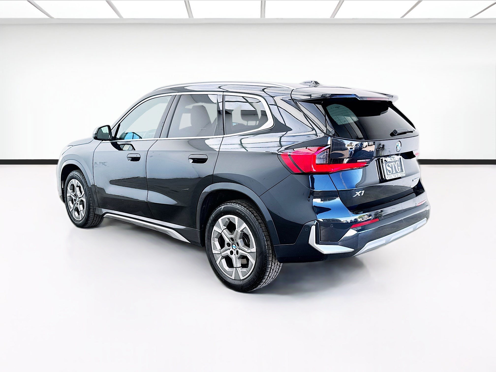 Used 2023 BMW X1 xDrive28i w/ Convenience Package AWD/4WD image 6