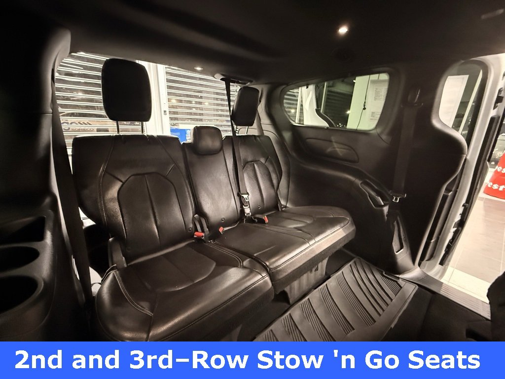 Used 2021 Chrysler Pacifica Touring-L w/ Uconnect Theater Family Group image 22
