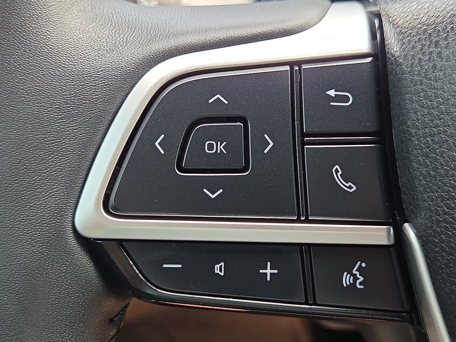Used 2024 Toyota Grand Highlander FWD image 22