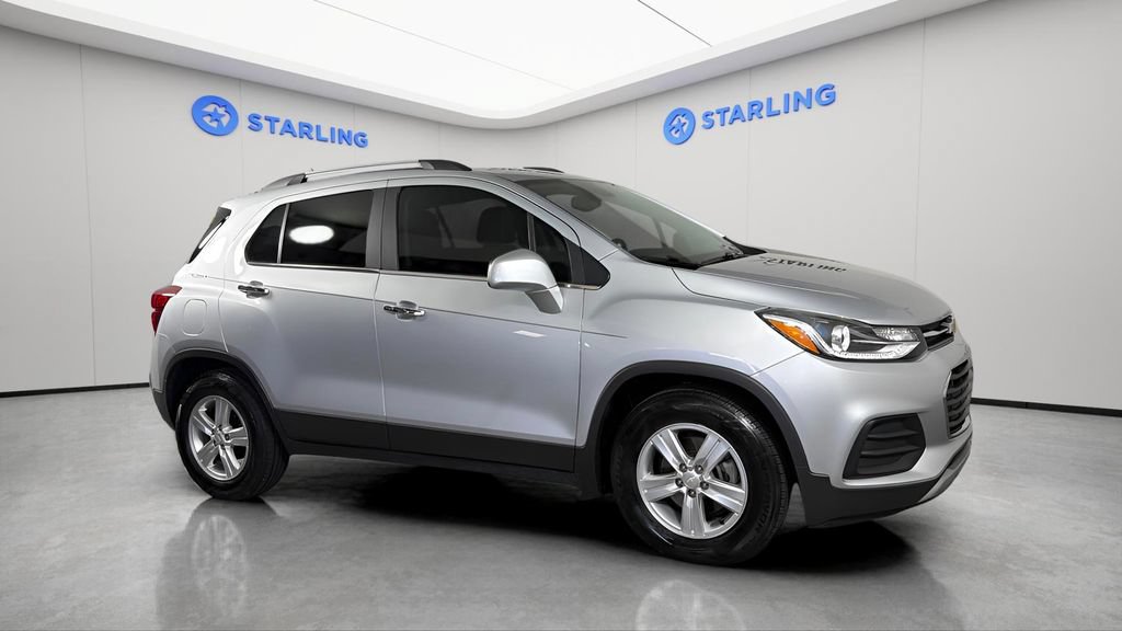 Used 2020 Chevrolet Trax LT w/ Driver Confidence Package FWD image 13
