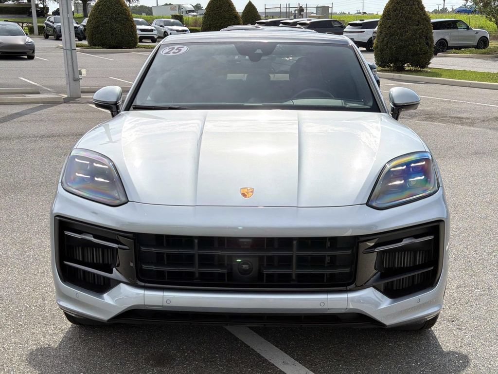 Used 2025 Porsche Cayenne GTS AWD/4WD image 8