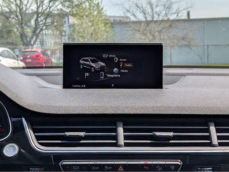 Used 2017 Audi Q7 3.0T Premium Plus AWD/4WD image 24