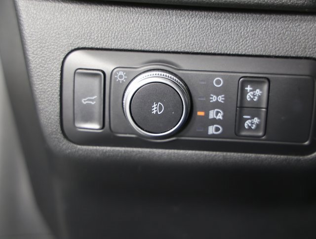 Used 2020 Ford Escape SEL image 9