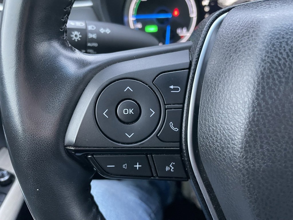 Used 2021 Toyota Venza XLE image 19