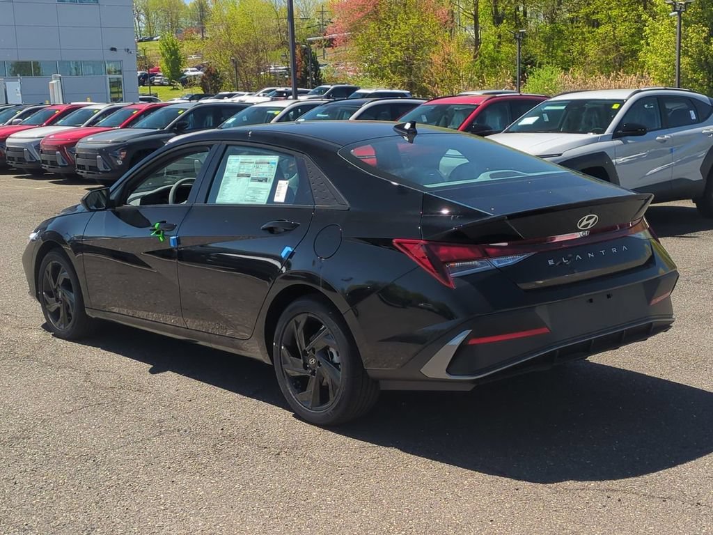 New 2026 Hyundai Elantra Sport FWD image 5