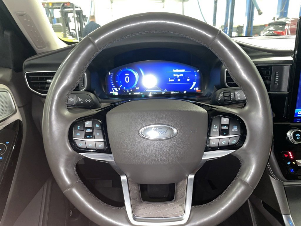 Used 2022 Ford Explorer Platinum w/ Equipment Group 601A image 14