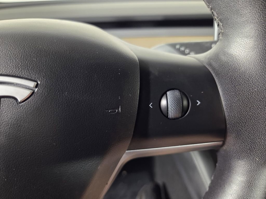Used 2023 Tesla Model 3 Standard Range image 19