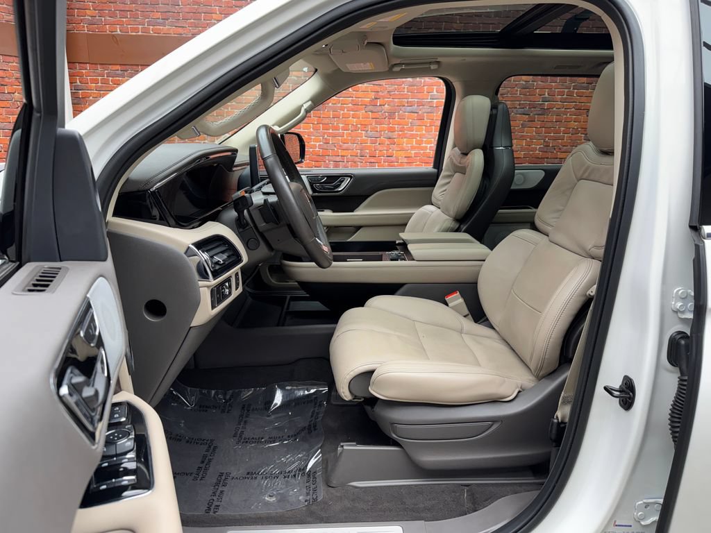 Used 2024 Lincoln Navigator L Reserve AWD/4WD image 23