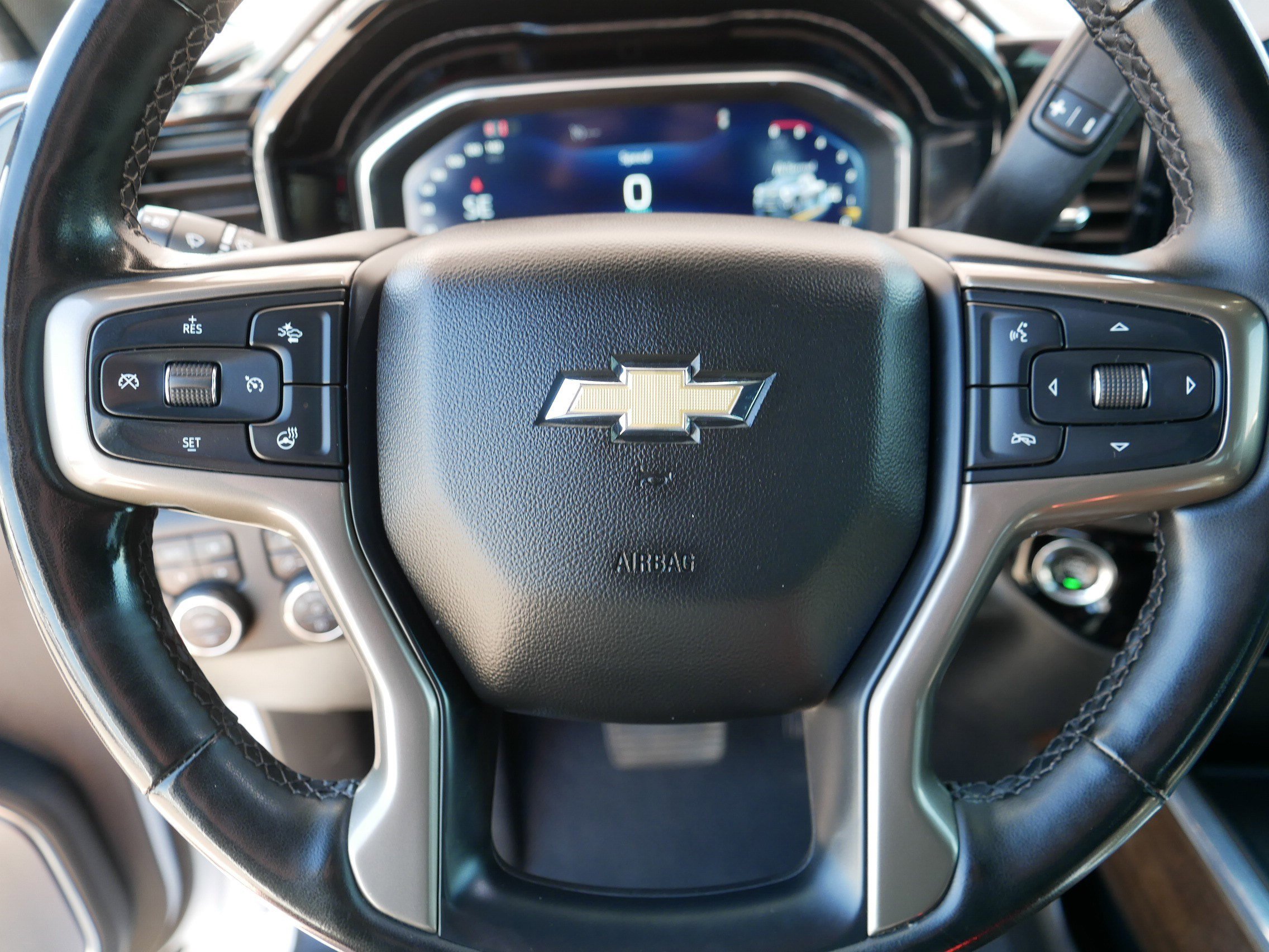 Used 2024 Chevrolet Silverado 2500 High Country w/ Technology Package AWD/4WD image 25