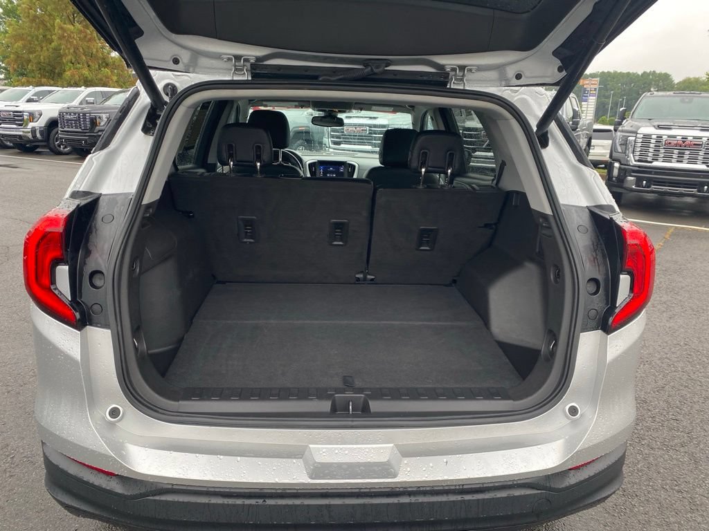 Used 2020 GMC Terrain SLE w/ Driver Convenience Package FWD image 10