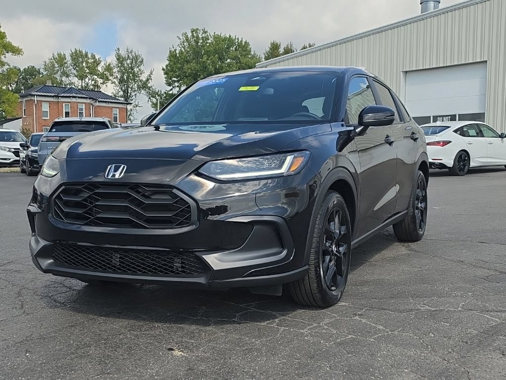 Certified 2025 Honda HR-V Sport image 3