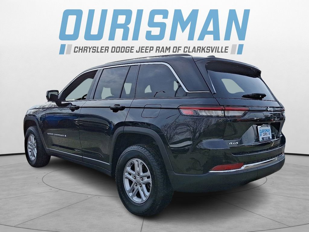 Used 2025 Jeep Grand Cherokee Laredo image 4