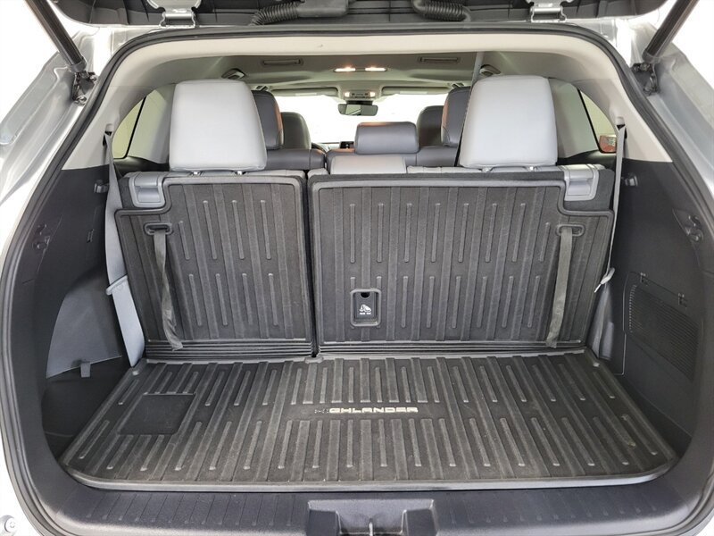 Used 2021 Toyota Highlander XLE AWD/4WD image 60