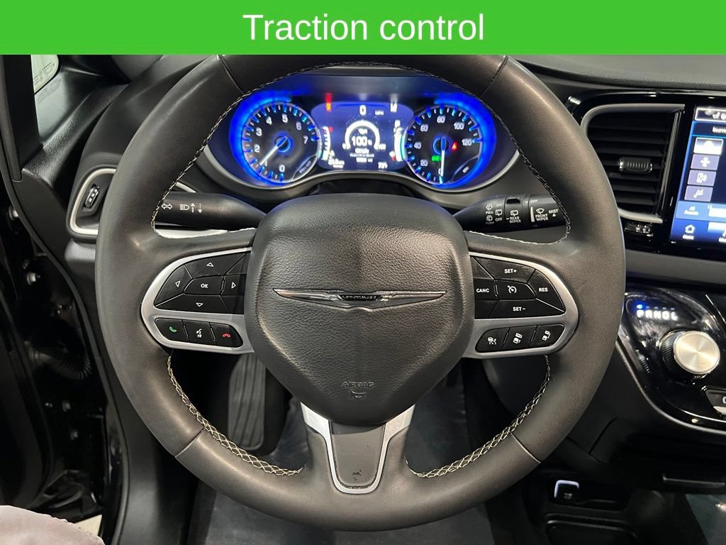 Used 2025 Chrysler Pacifica Select FWD image 19