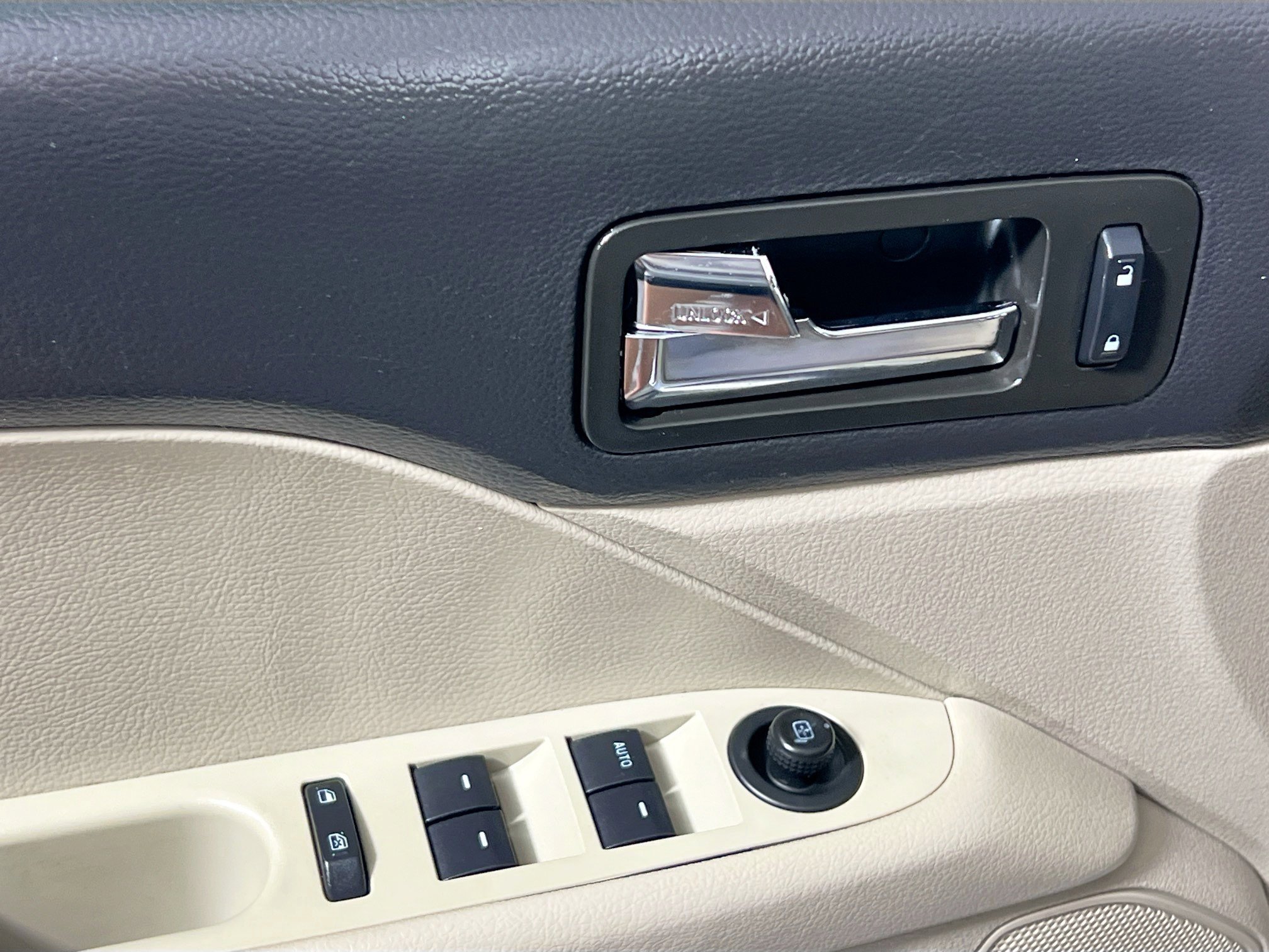 Used 2009 Ford Fusion S image 16