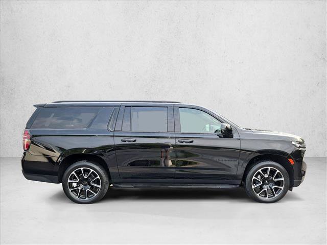 Used 2024 Chevrolet Suburban RST w/ Luxury Package AWD/4WD image 4