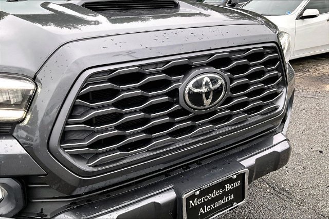 Used 2021 Toyota Tacoma TRD Sport w/ TRD Premium Sport Package AWD/4WD image 6