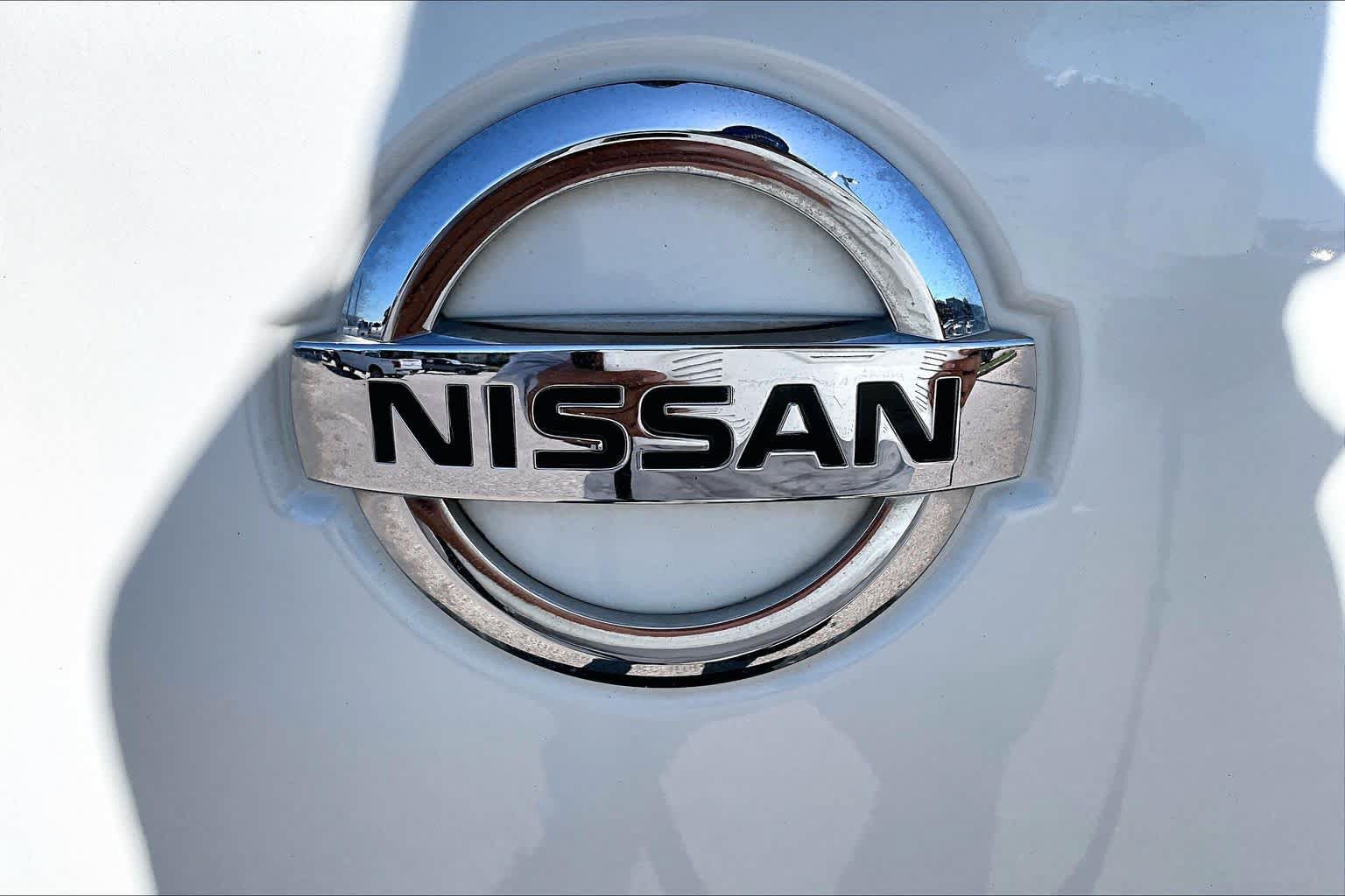 Used 2018 Nissan Titan SV w/ SV Convenience Package RWD image 31