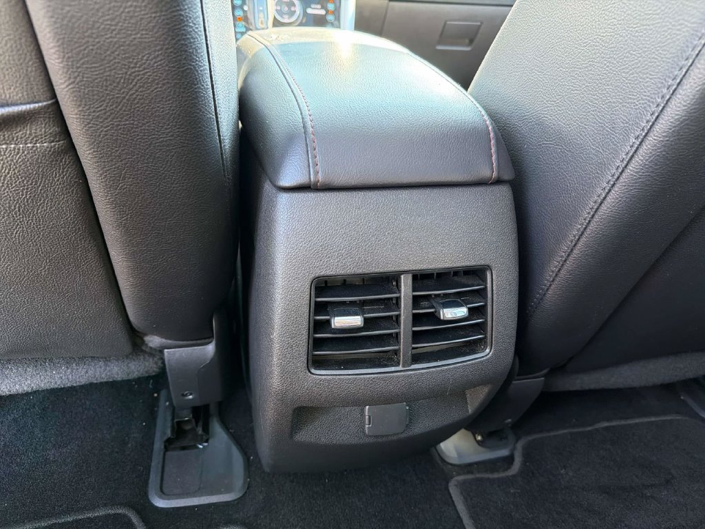 Used 2013 Ford Edge Limited FWD image 18