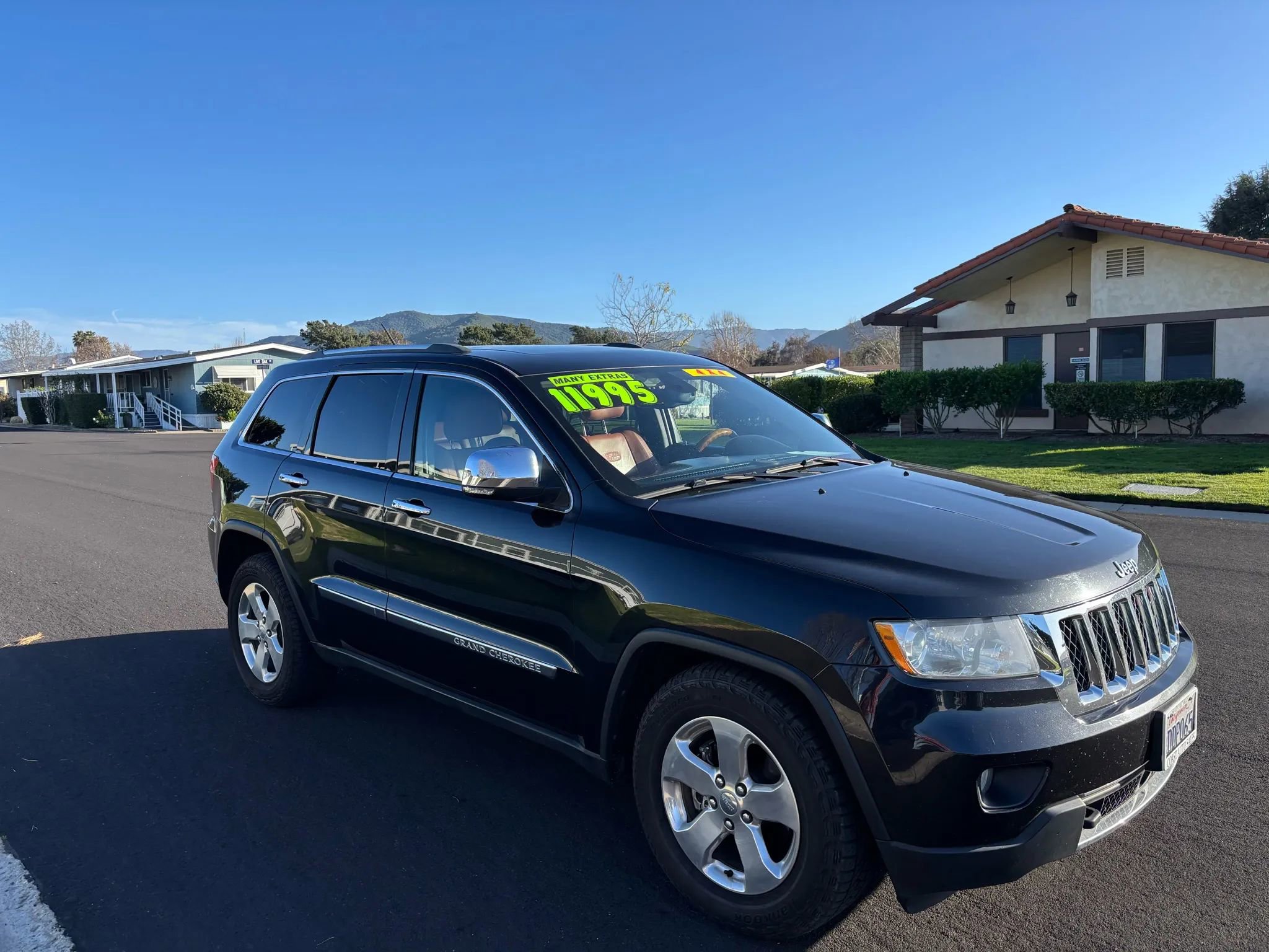 Used 2012 Jeep Grand Cherokee Overland image 5