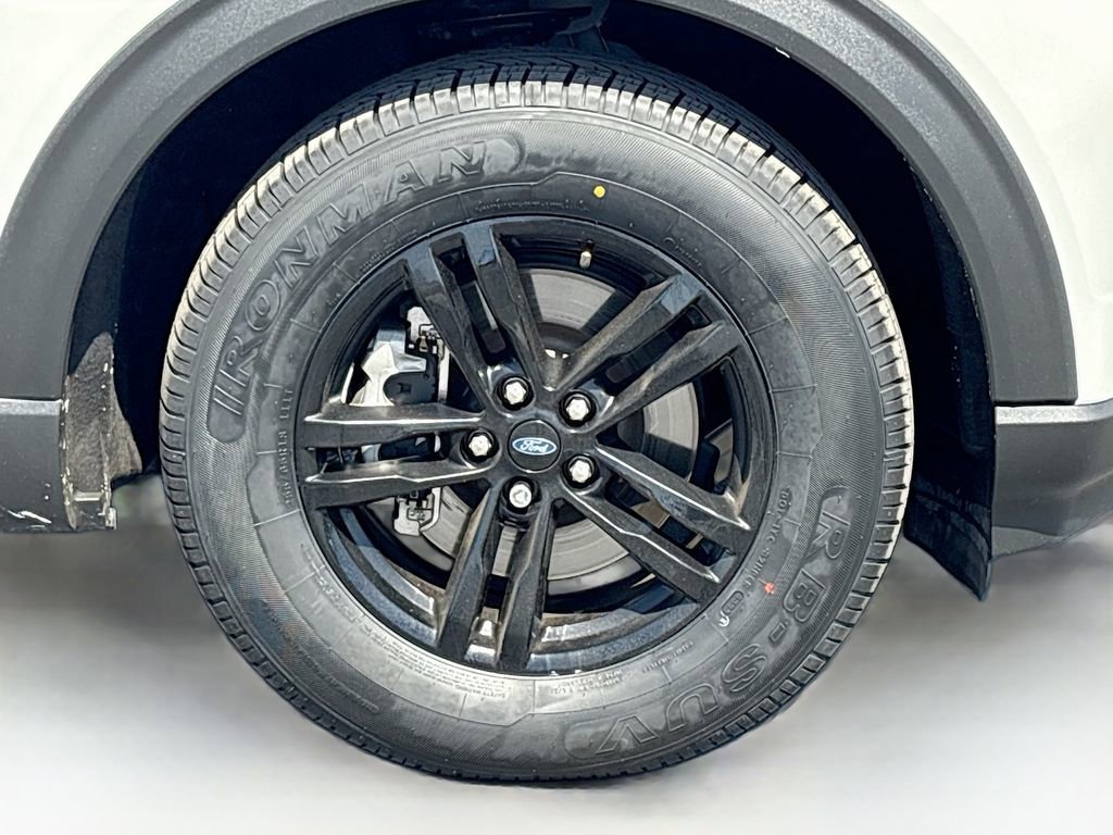 Used 2022 Ford Explorer XLT w/ Equipment Group 202A image 32