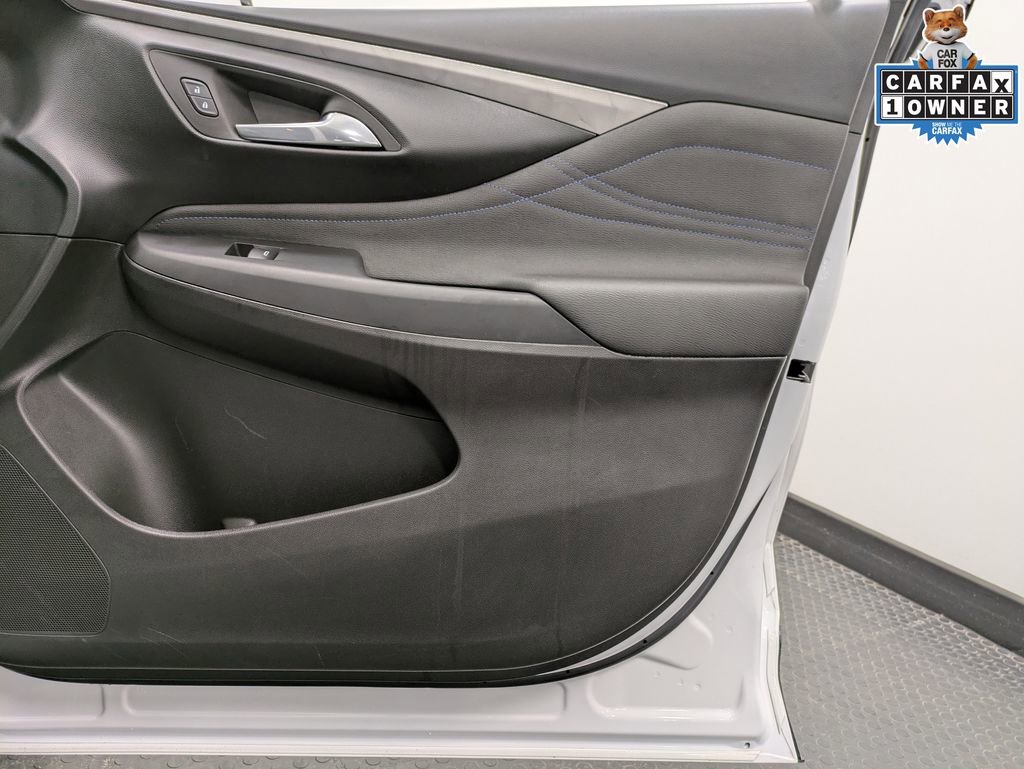Used 2024 Buick Envista Sport Touring w/ Convenience I Package FWD image 28