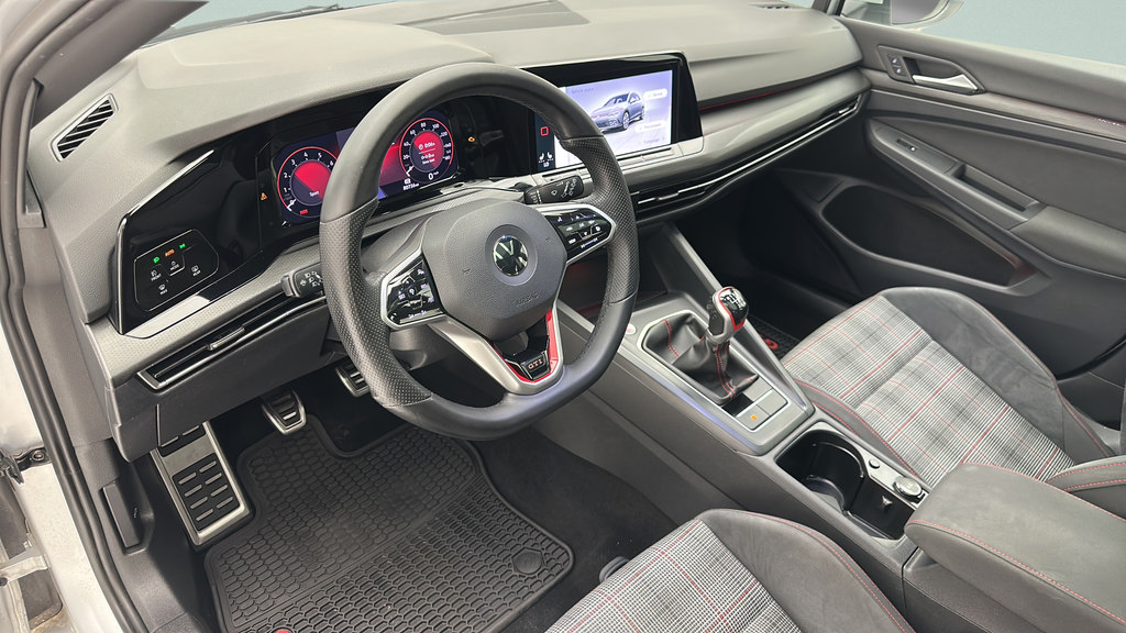 Used 2022 Volkswagen GTI SE FWD image 12