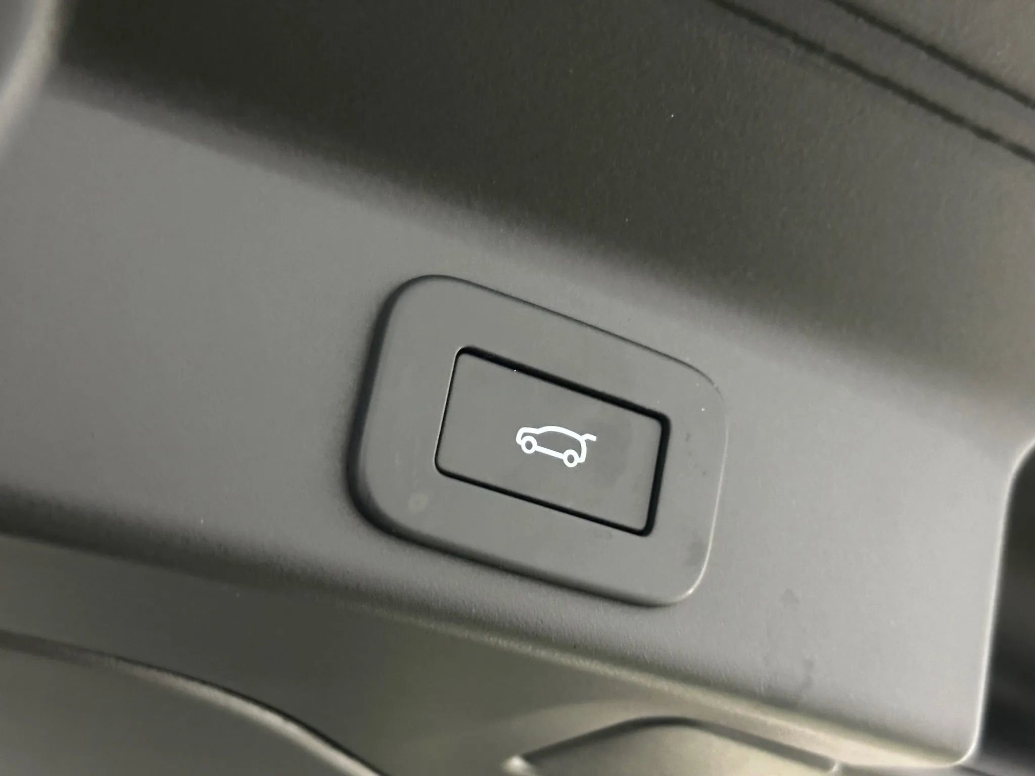 Used 2026 Jaguar F-PACE R-Dynamic S image 18