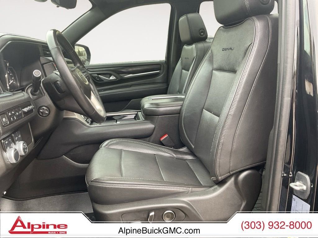 Used 2021 GMC Yukon Denali w/ Denali Premium Package AWD/4WD image 9