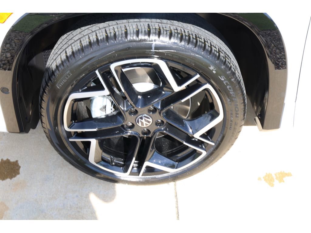 New 2026 Volkswagen Tiguan SEL R-Line image 23