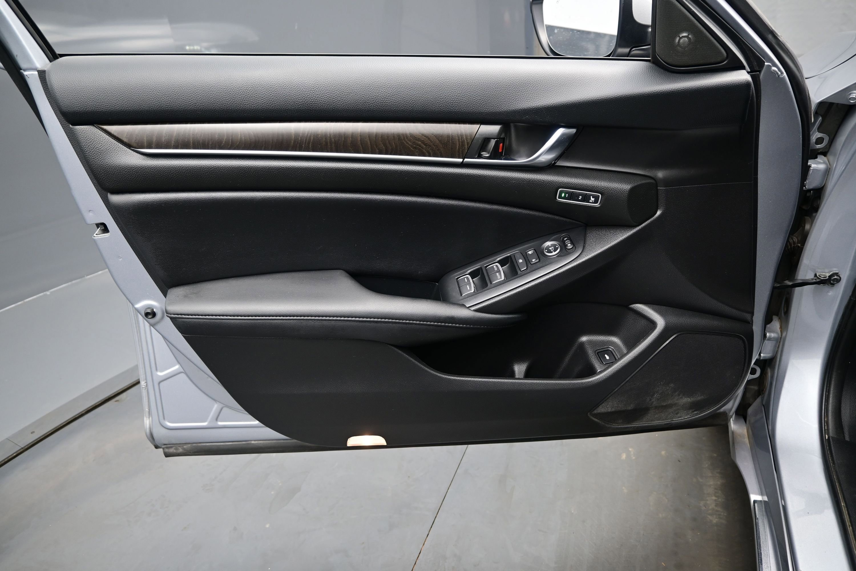 Used 2022 Honda Accord EX-L image 9