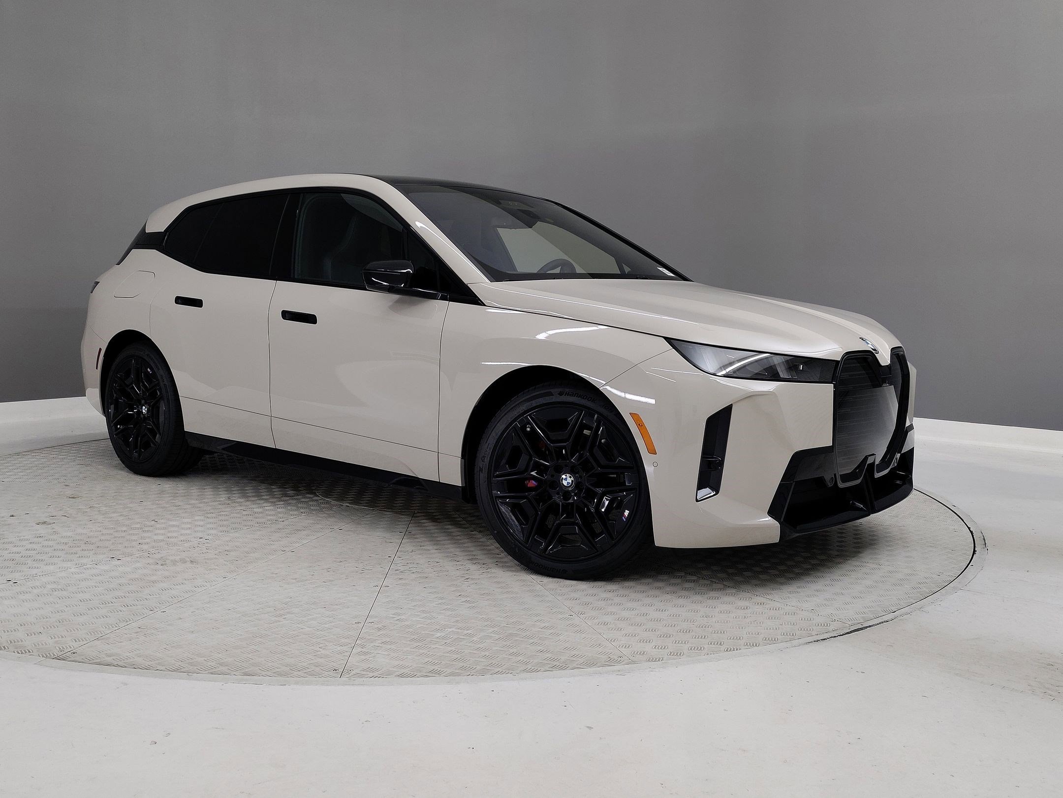 New 2026 BMW iX M70 image 28