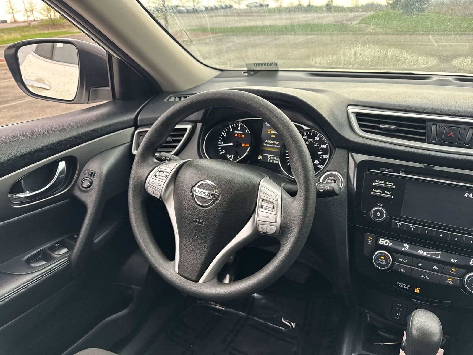 Used 2016 Nissan Rogue SV image 19