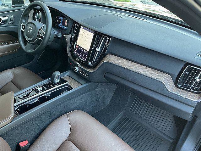 Certified 2023 Volvo XC60 B5 Plus w/ Climate Package AWD/4WD image 20