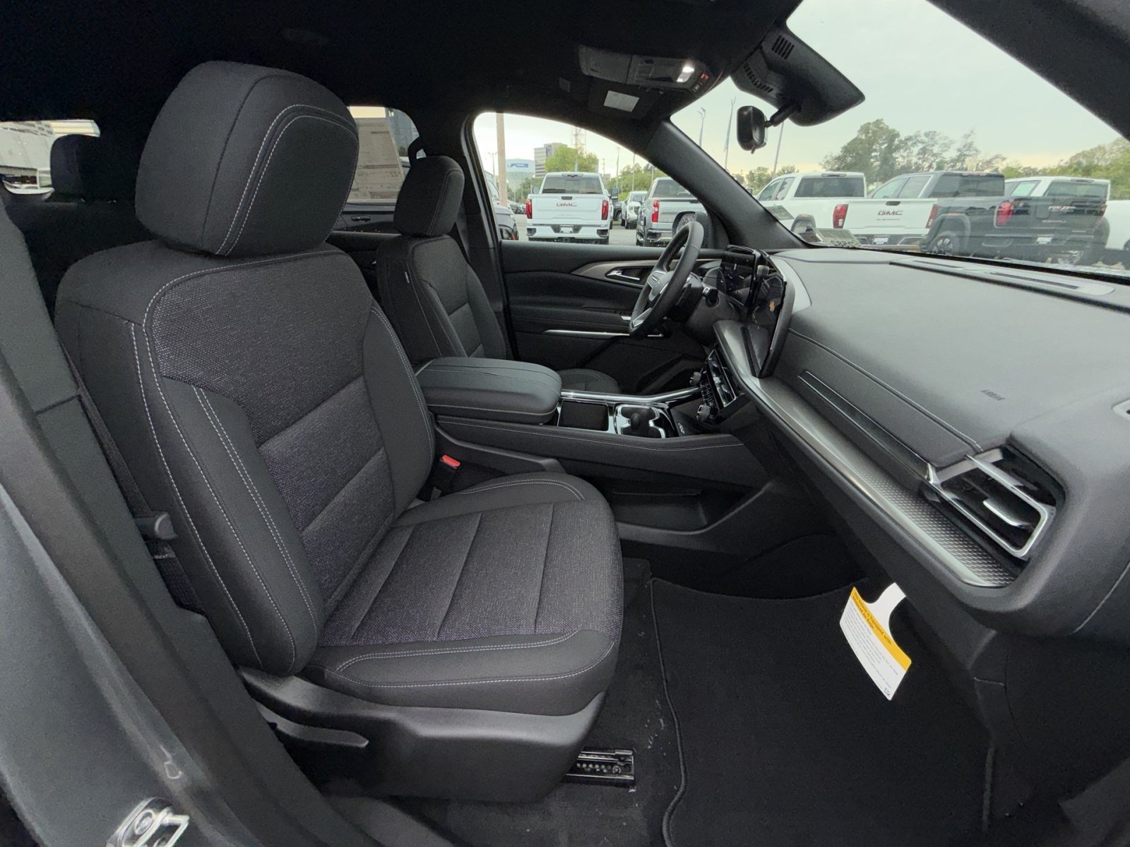 New 2027 Chevrolet Traverse LT w/ Midnight/Sport Edition FWD image 27