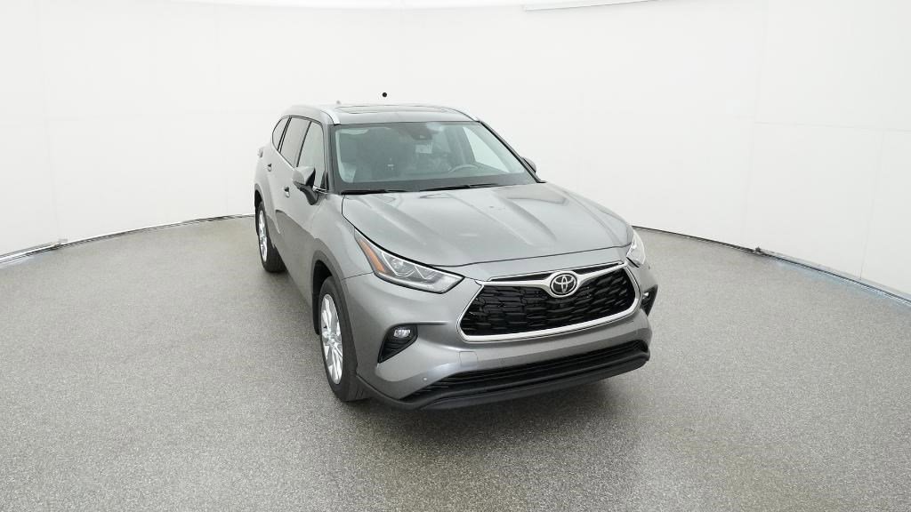 New 2025 Toyota Highlander Limited image 32